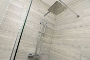 City Apartment (Apartment 7c) | Bathroom