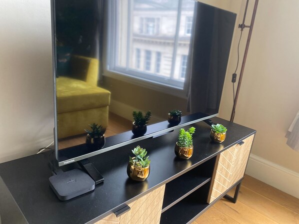 Apartment (Apartment 3) | Living area - Market Street Apartments (Nottingham)