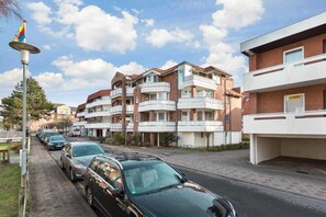 صورة غير مصنفة، 2 من 17، زرّ