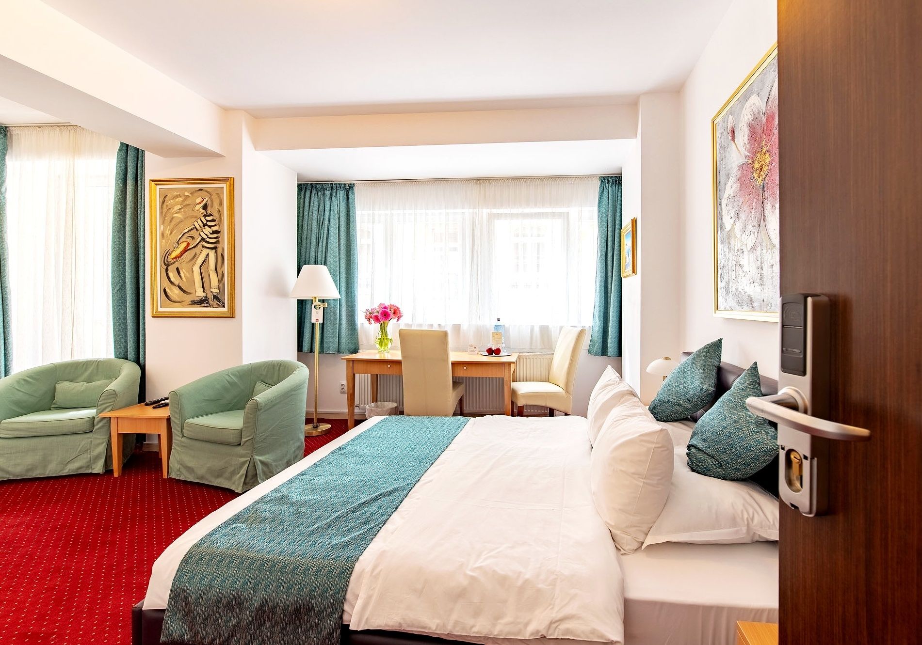 king double with balcony (including smoking area) | living area | flat-screen tv, printers