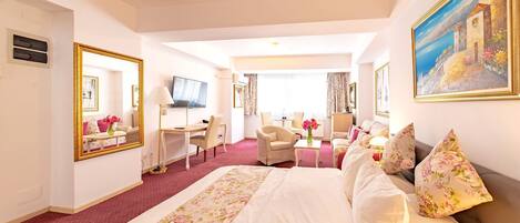 Superior Double No balcony (No smoking area) | Living area | Flat-screen TV, printers