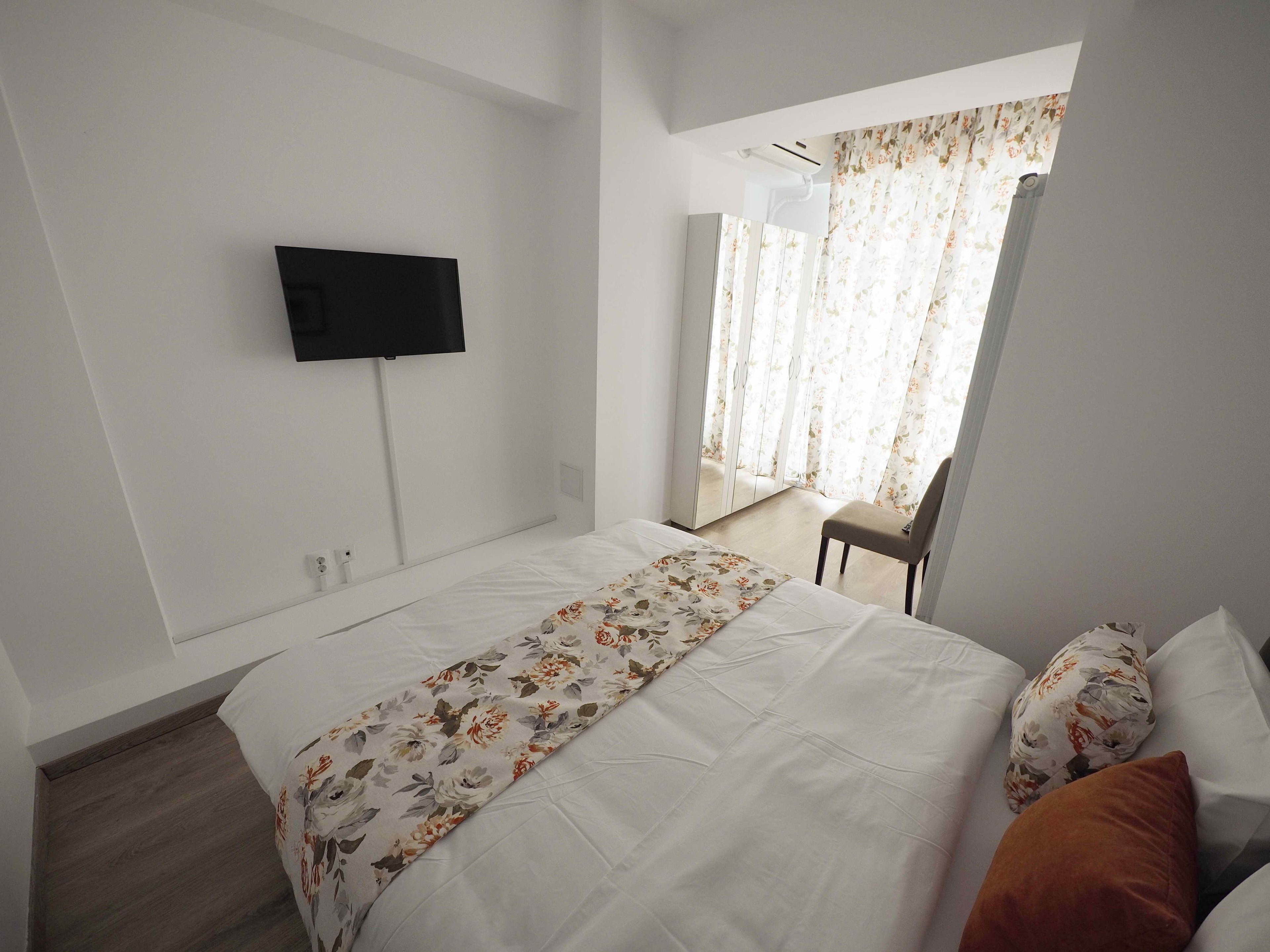 1 bedroom, in-room safe, desk, soundproofing
