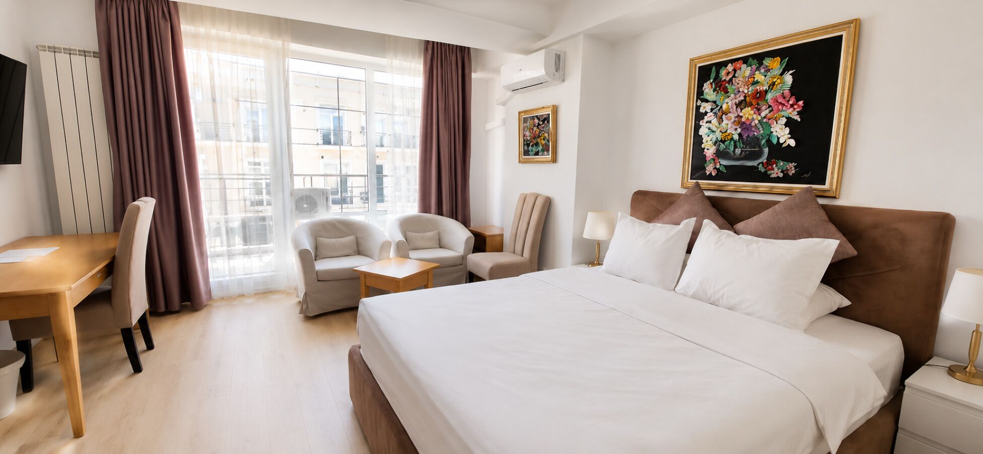 King Double with Balcony (Including smoking area) | 1 bedroom, in-room safe, desk, soundproofing