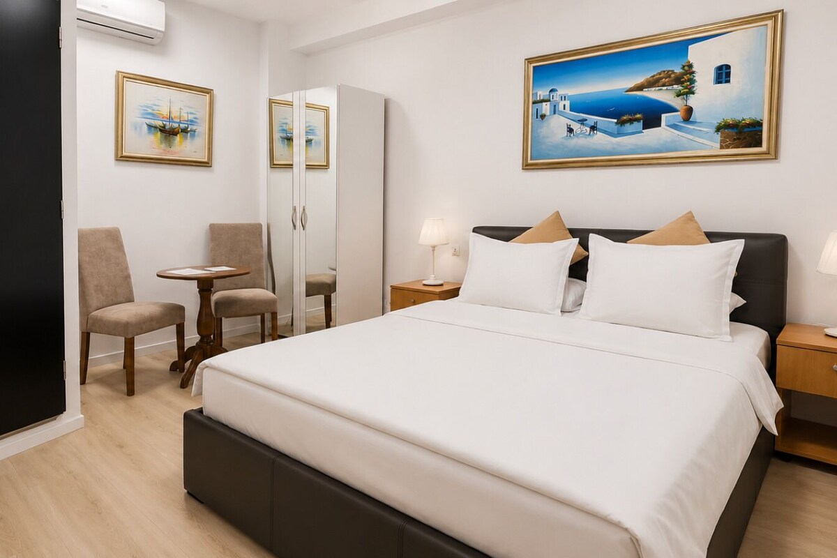 Economy Double Room | 1 bedroom, in-room safe, desk, soundproofing