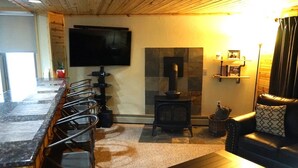 Unclassified image, 3 of 7, button - Four O'clock Launchpad - Hike, Ski, & Hot Tub! (Breckenridge)
