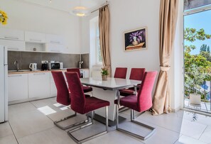 Apartment | Private kitchen | Fridge, microwave, coffee/tea maker - Flowers Premium Apartments & Rooms (Zagreb)