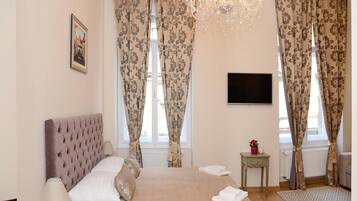 Öryggishólf í herbergi, skrifborð, straujárn/strauborð