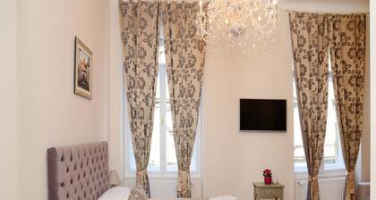 Apartments & Rooms Flowers