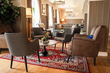 Lobby. Gloppen Hotell - by Classic Norway Hotels