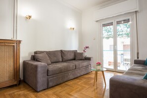 Apartament (Victoria Best Apartments near metro) | Sala d'estar | Televisor de plasma