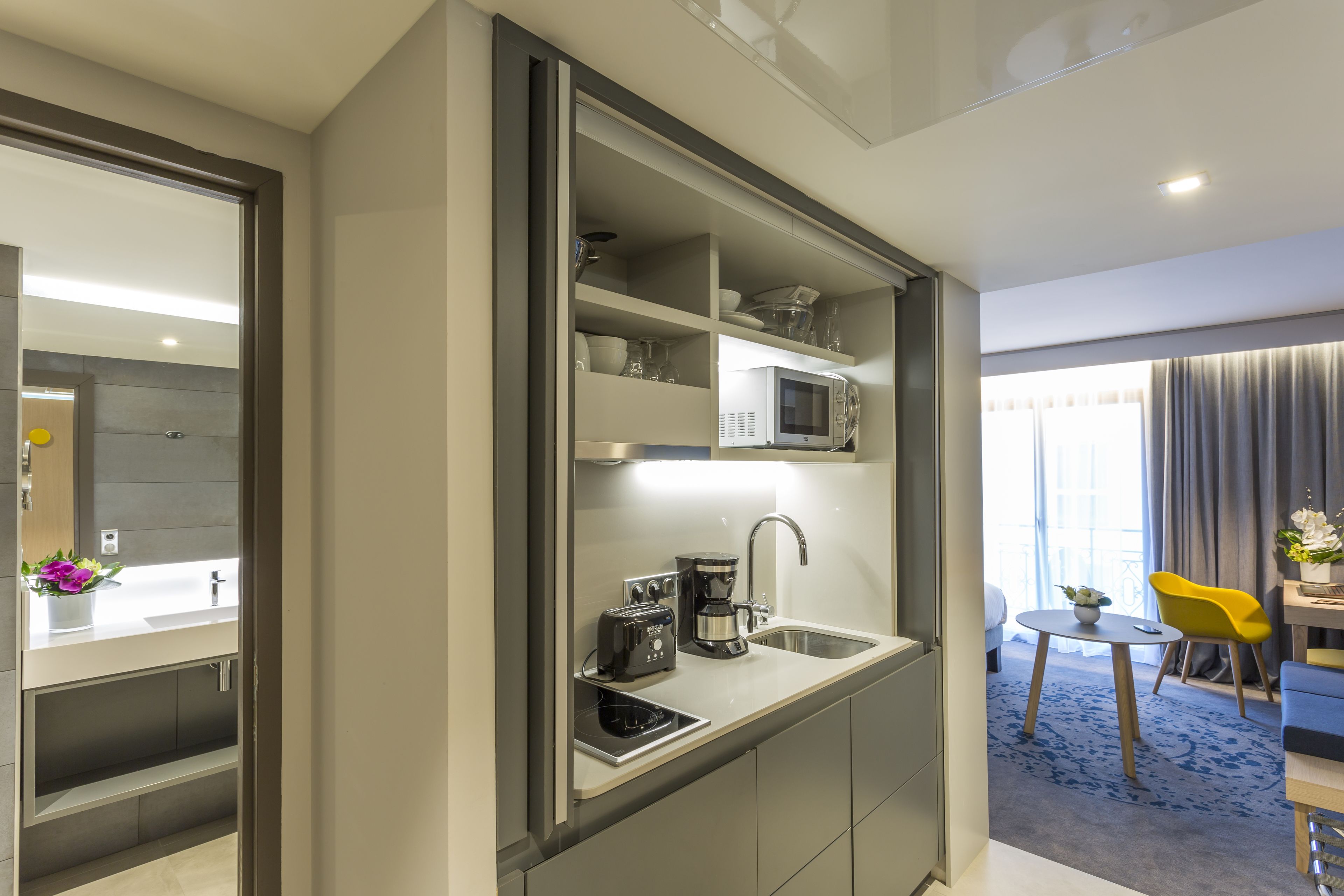 studio | private kitchenette