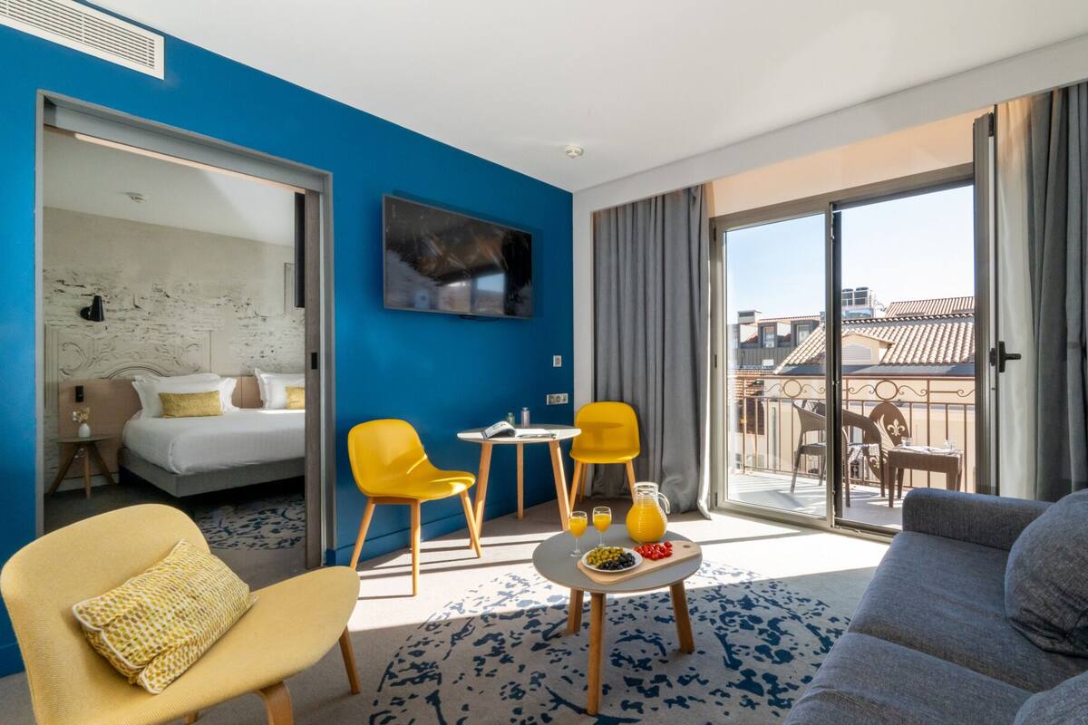 Premium Apartment, 1 Double Bed with Sofa bed | Living area