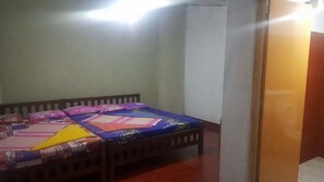 Classic Single Room, 2 Bedrooms, River View | Premium bedding, in-room safe, iron/ironing board, free WiFi - Pure Land Villa (Nallathanniya)