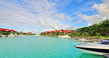 Eden Island, Beach front, Luxury, 3 Bed Ensuite, WiFi