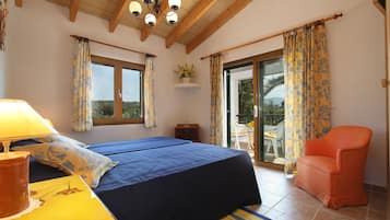 Villa, 4 Schlafzimmer | 4 Schlafzimmer, Bügeleisen/Bügelbrett, kostenloses WLAN, Bettwäsche