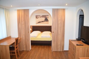 Standard Apartment, 2 Bedrooms (exclusive cleaning fee €98)