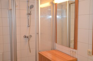تجهيزات دش، مجففات شعر، مناشف