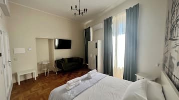 Habitación doble, baño privado | Ropa de cama de alta calidad, escritorio y wifi gratis