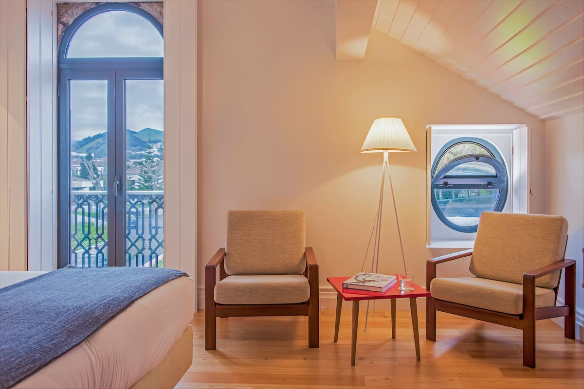 1 bedroom, premium bedding, individually decorated