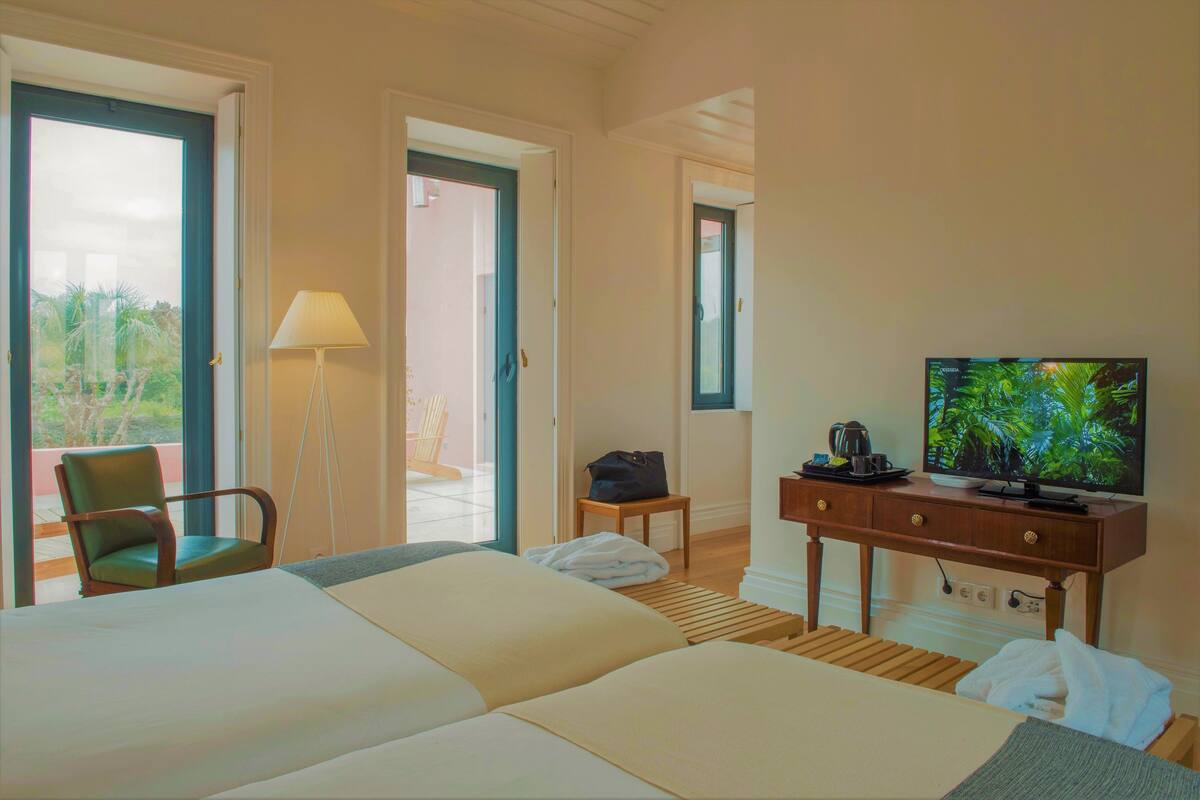 1 bedroom, premium bedding, soundproofing, WiFi (free)