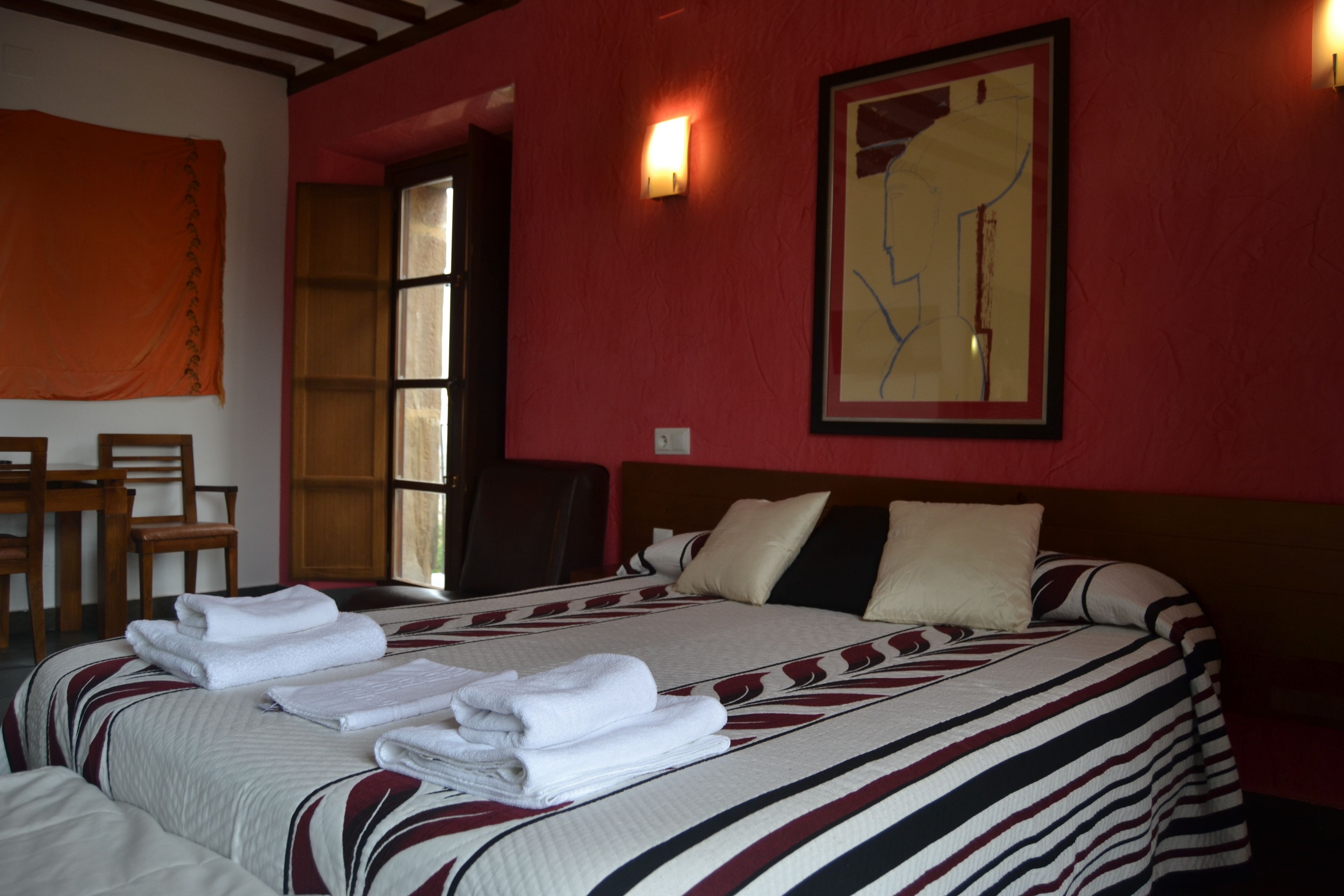 Superior tweepersoonskamer | Een bureau, gratis wifi, beddengoed