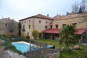 Exterior detail - Antiguo Palacio de Atienza (Atienza)