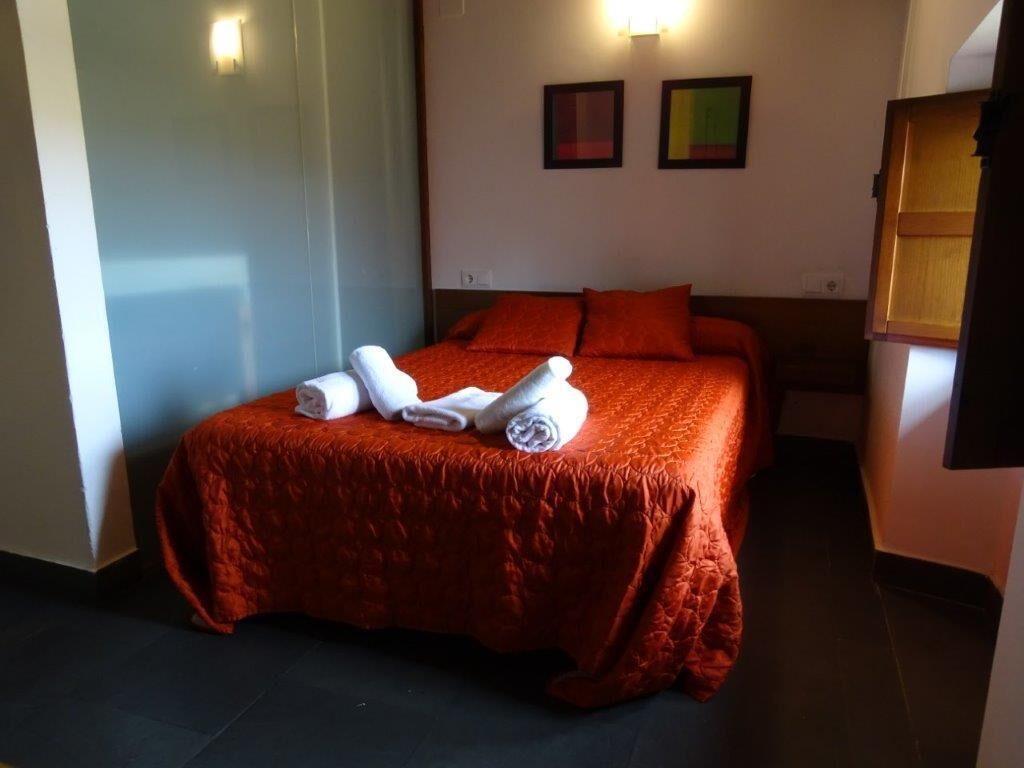 Habitación superior | Escritorio, wifi gratis, ropa de cama