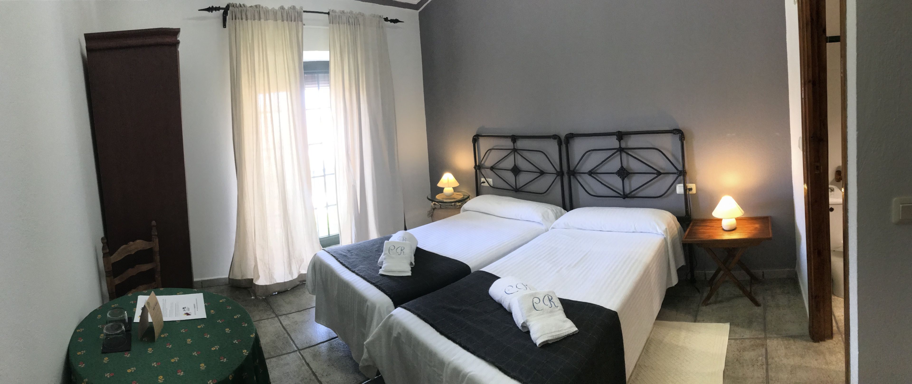 Premium bedding, minibar, rollaway beds, free WiFi