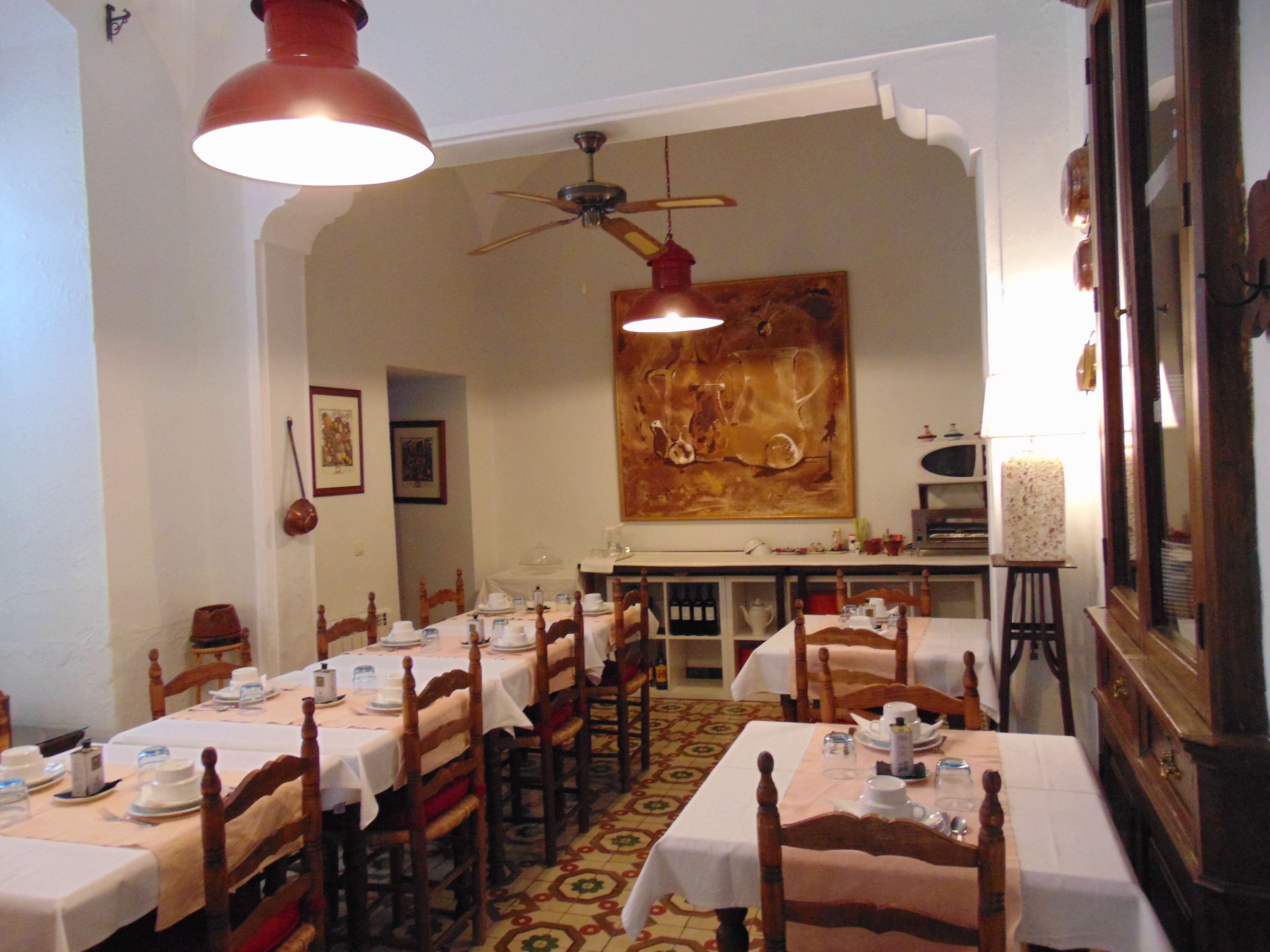 매일 유럽식 아침 식사(1인당 EUR 4)