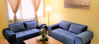 Cozy 2 Bedroom Apartment