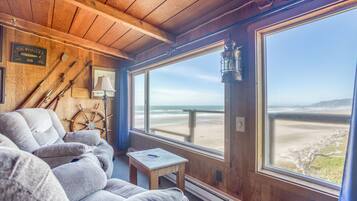 Classic Room, 1 Queen Bed, Partial Ocean View | View from room