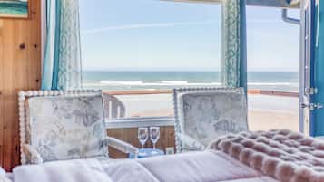 Classic Room, 1 Queen Bed, Patio, Oceanfront | View from room