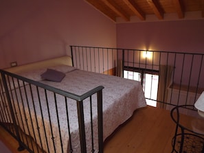 Classic Double Room | 1 bedroom, individually decorated, desk, rollaway beds
