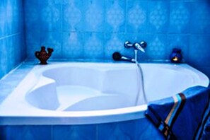 Comfort Apartment, 2 Bedrooms, Sea View | Bathroom