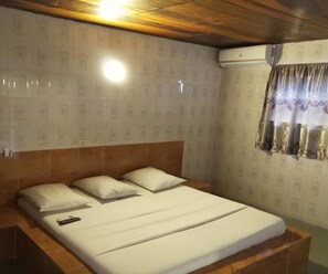 Suite Sénior, 1 chambre, non-fumeurs | 1 chambre, literie de qualité supérieure, bureau, rideaux occultants