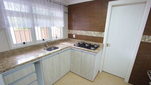 House, 3 Bedrooms | Private kitchen - My Home - Maia (Canela)
