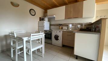 Apartment (Le Papillon) | Private kitchenette | Reusable coffee/tea filters