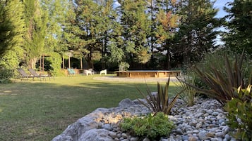 Seasonal outdoor pool, open 9:00 AM to 10:00 PM, sun loungers