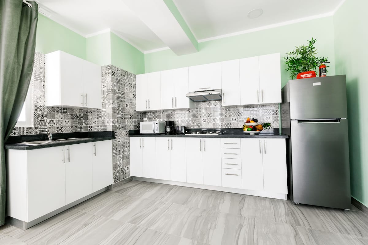 deluxe penthouse ocean view - extra pool access | private kitchen | full-sized fridge, microwave, coffee/tea maker, cookware/dishes/utensils