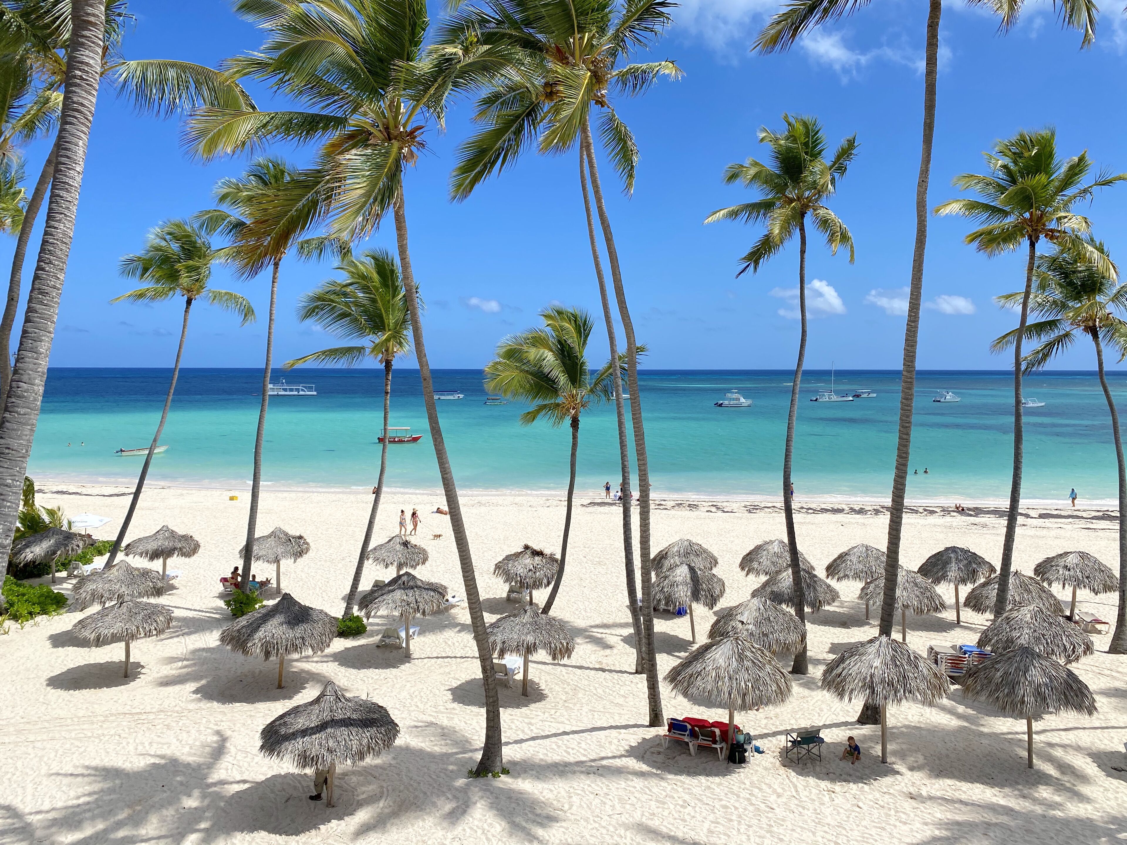 private beach nearby, white sand, sun-loungers, beach umbrellas