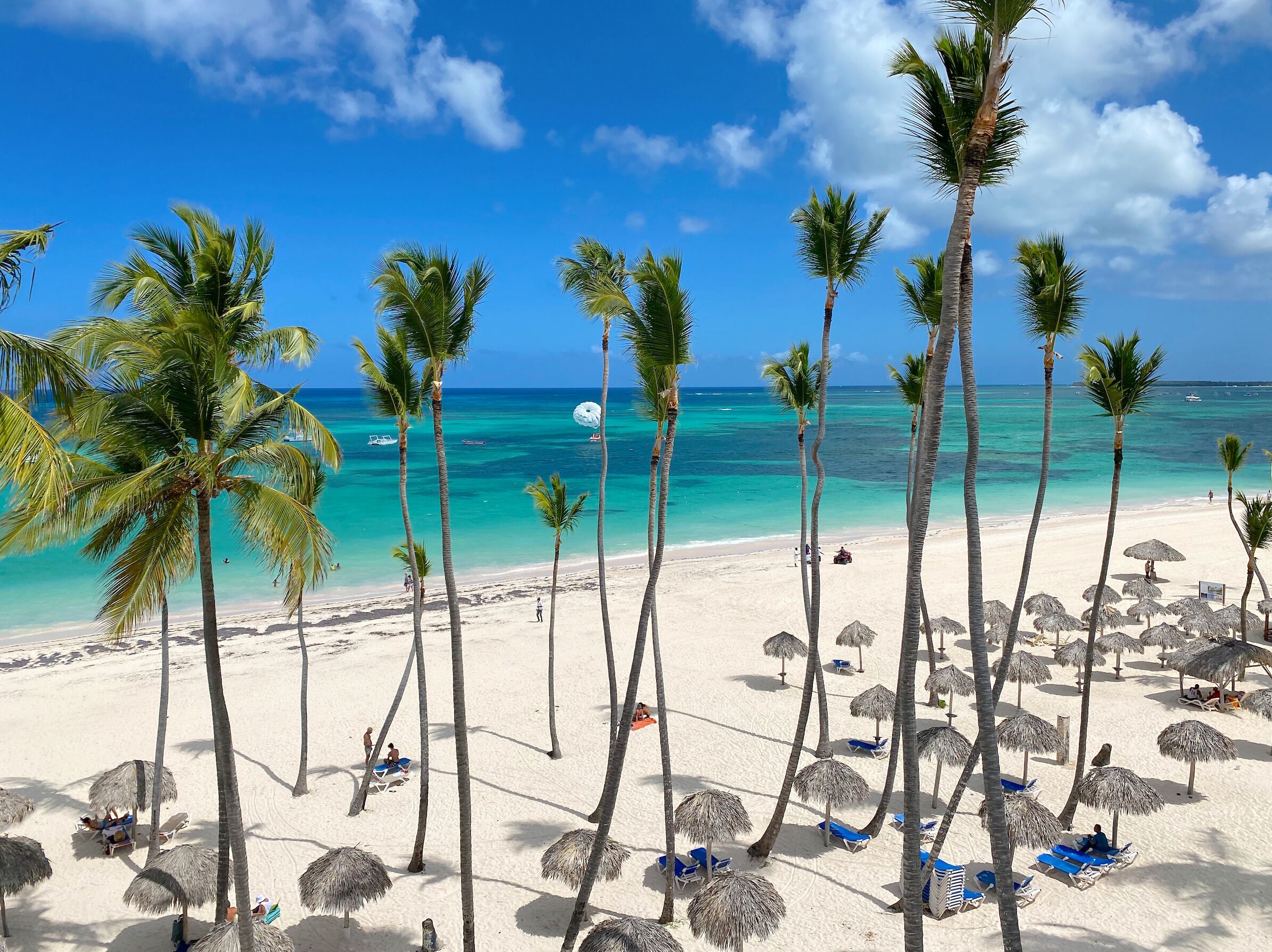 private beach nearby, white sand, sun-loungers, beach umbrellas