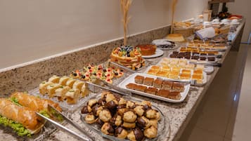 Free daily buffet breakfast