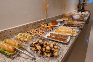 Free daily buffet breakfast - Hotel Caiuá Palace (Umuarama)