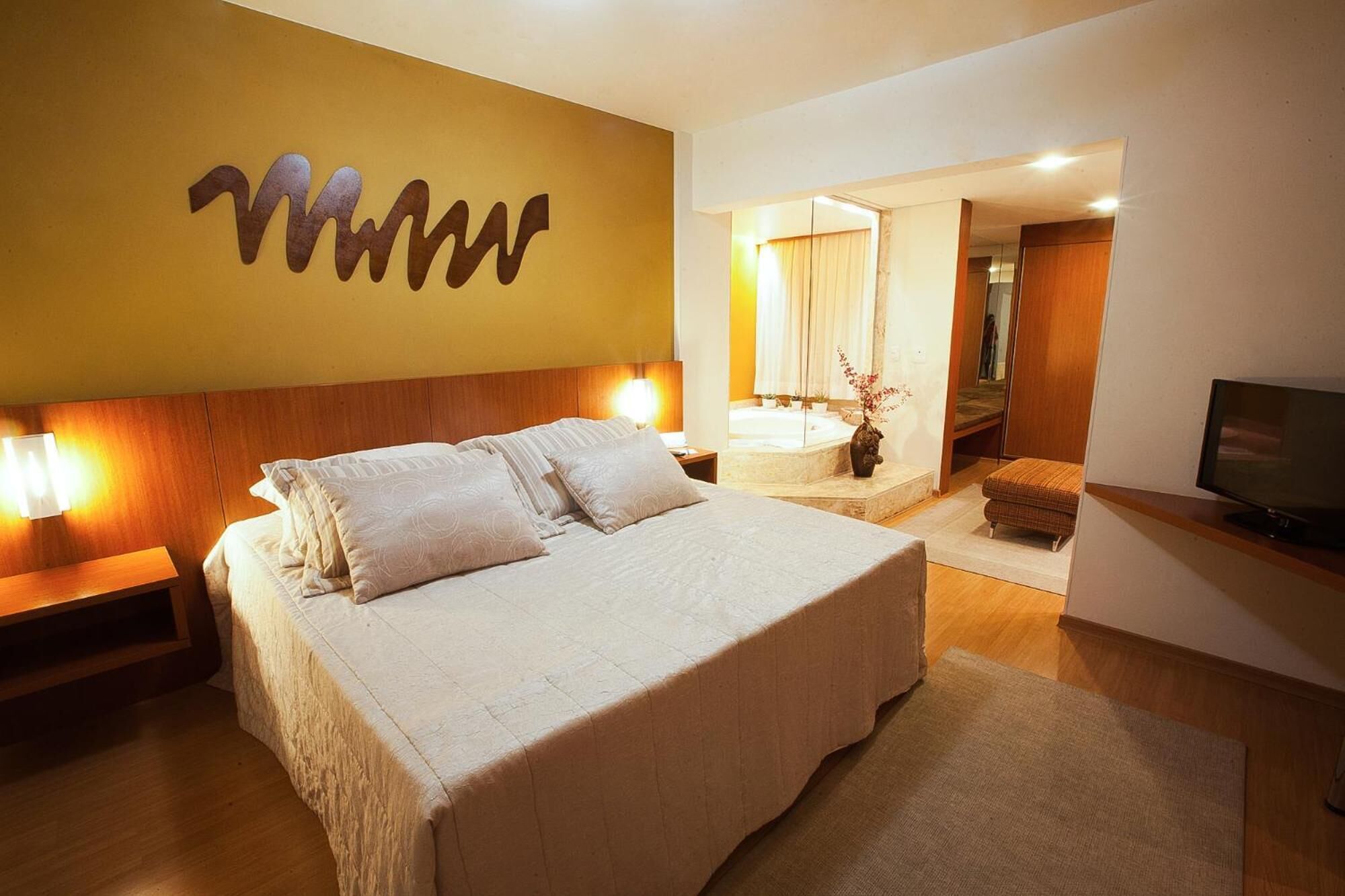 1 bedroom, minibar, desk, blackout curtains