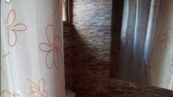 Apartment, 5 Bedrooms, Private Bathroom | Bathroom | Shower