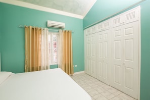 Standardzimmer, 1 Schlafzimmer | 1 Schlafzimmer, hochwertige Bettwaren, Schreibtisch