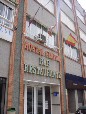 숙박 시설 입구