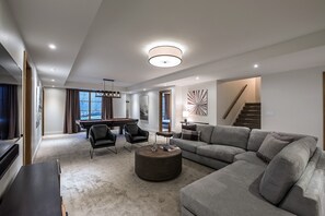 TV, fireplace, table tennis, stereo