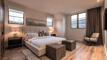 8 slaapkamers, een strijkplank/strijkijzer, wifi, beddengoed