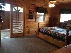 4 bedrooms, iron/ironing board, bed sheets - Spacious Party Hut Near Attractions (Sevierville)